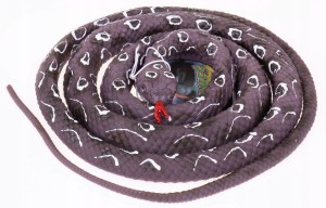 WĄŻ GUMOWY ZABAWKA GUMOWA BRĄZOWY W KROPKI 122 CM