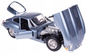 JAGUAR E-TYPE COUPE MODEL METALOWY BBURAGO 1:18