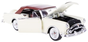PACKARD CARIBBEAN 1953 MODEL METAL WELLY 1:28 KREMOWY