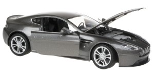 ASTON MARTIN V12 VANTAGE MODEL METAL WELLY 1:24 SR